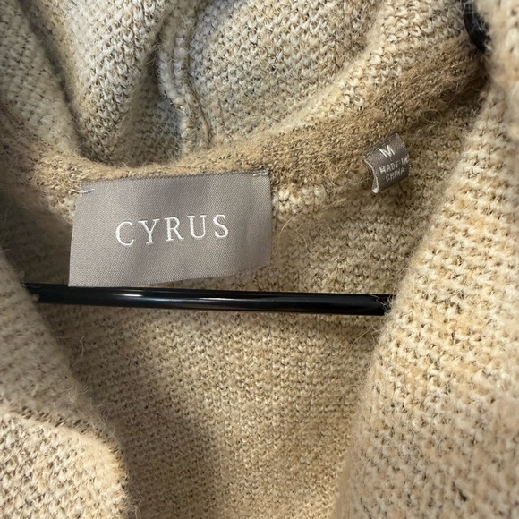 #68 Cyrus Textured Knit Cardigan in Tan and Cream - Picture 3 of 4